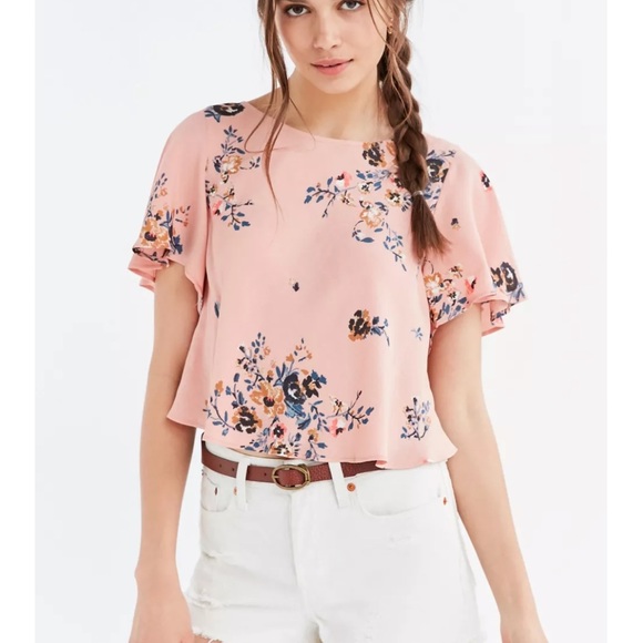 Kimchi Blue Tops - Kimchi Blue Goldie Floral Flutter Sleeve Tee Pink Size Large